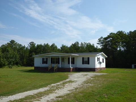 354 Hinson Ln, Richlands, NC 28574