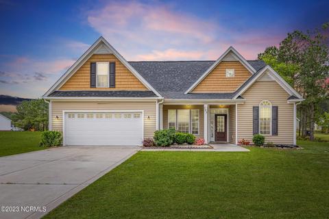105 Livingston Ln, Clinton, NC 28328