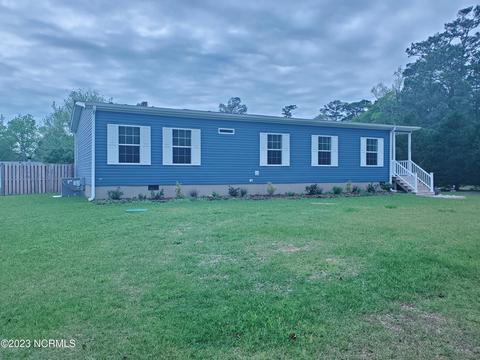 101 Driftwood Ct, Cedar Point, NC 28584