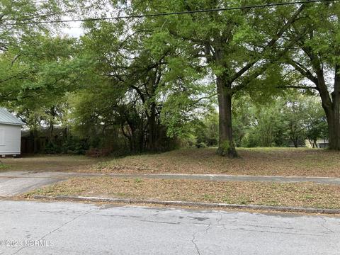 210 Marstellar St, Wilmington, NC 28401