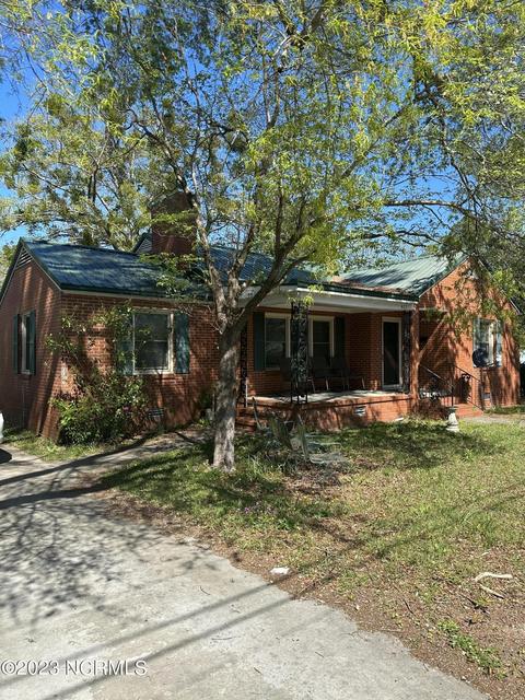 402 W 7th St, Washington, NC 27889