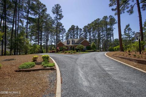 65 Greyabbey Dr, Pinehurst, NC 28374 photo 3