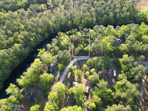 1241 Shelter Creek Rd, Burgaw, NC 28425
