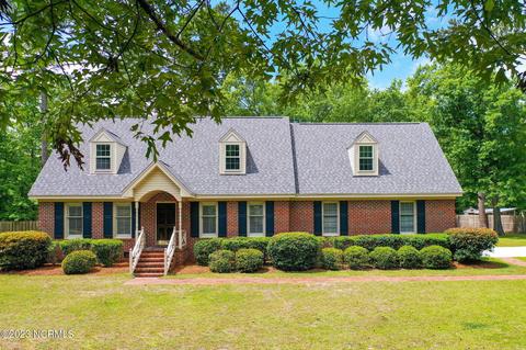 329 Creekview Dr, Hampstead, NC 28443