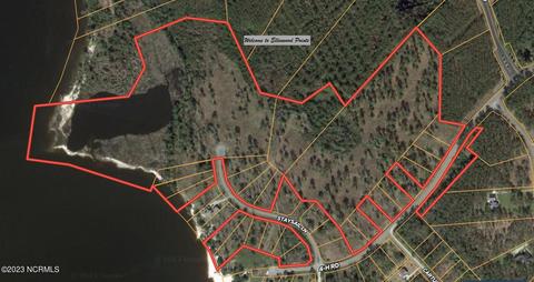 101 Staysail Ln, Beaufort, NC 28516