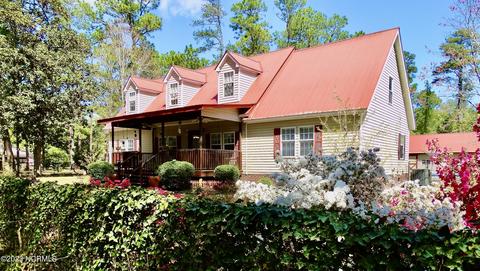 220 E New England Ave, Pinebluff, NC 28373