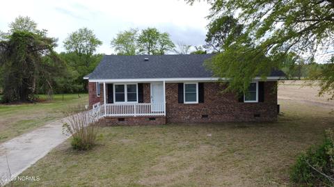 7400 Us 264a, Walstonburg, NC 27888