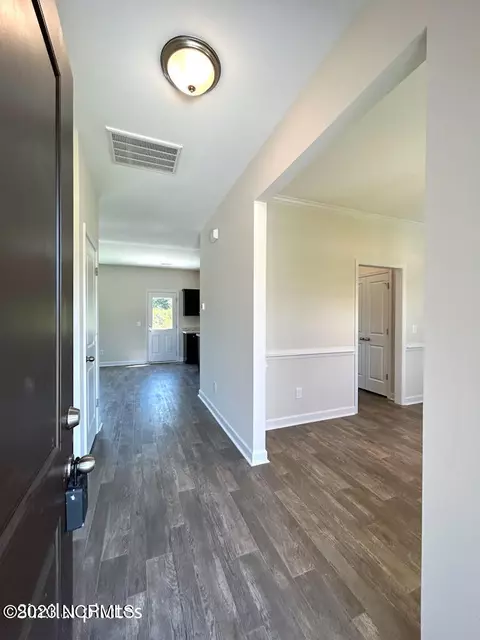 608 Riggs Rd, Hubert, NC 28539 photo 5