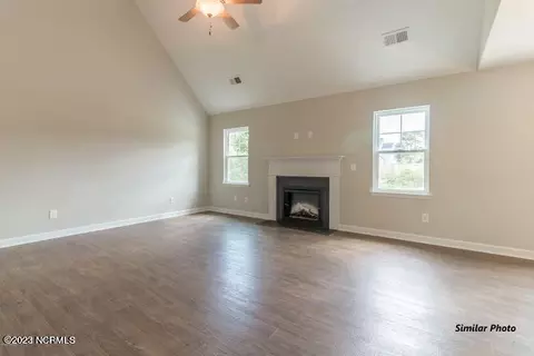 616 Riggs Rd, Hubert, NC 28539 photo 3
