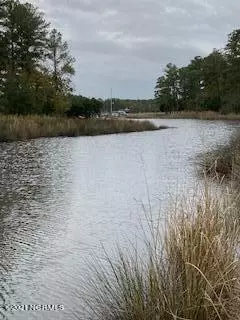 202 Shore Dr E, Oriental, NC 28571 photo 2