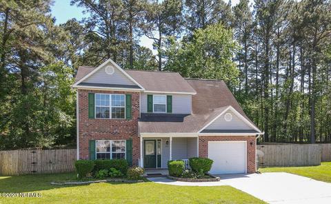 207 W Carrington Way, Jacksonville, NC 28546