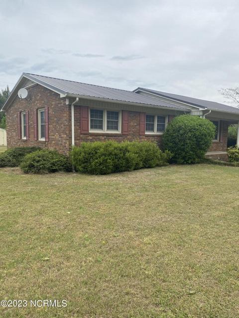 218 Old Drag Strip Rd, Clinton, NC 28328