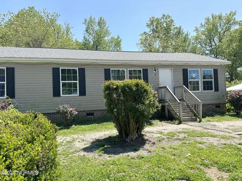 102 Market St, Jacksonville, NC 28546