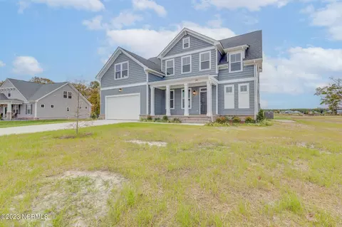 202 Little Acorn Trl, Moyock, NC 27958