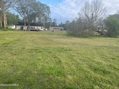 604 W North St, Roseboro, NC 28382