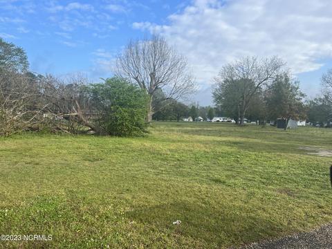 602 W North St, Roseboro, NC 28382