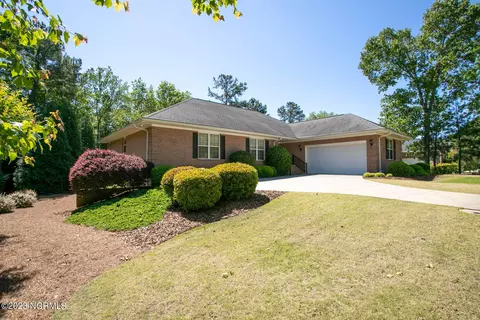 100 Pitch Pine Ln, Pinehurst, NC 28374