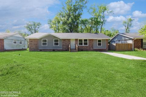 11 Wardola Dr, Jacksonville, NC 28540