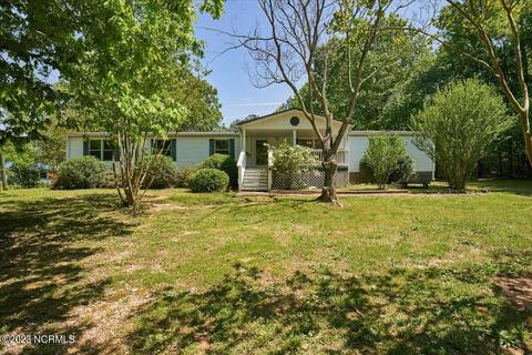 145 Lick Creek Dr, Carthage, NC 28327