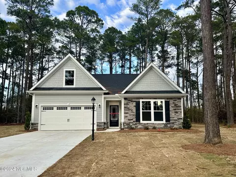 1228 N Middleton Dr NW, Calabash, NC 28467