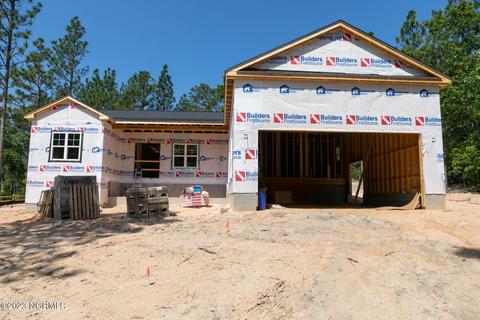 105 Lancashire Ct, West End, NC 27376
