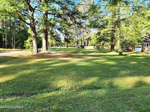 902 Sterlingworth St, Windsor, NC 27983