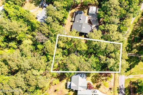 1407 Seafarer Dr, Oriental, NC 28571