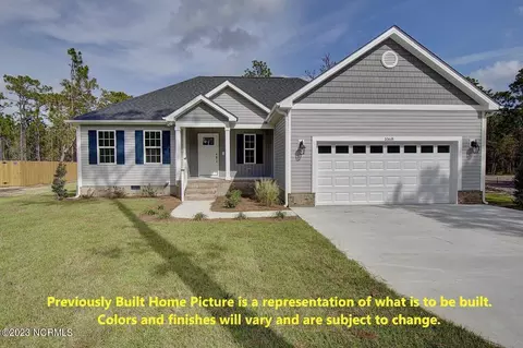 1061 Grant Cir, Southport, NC 28461
