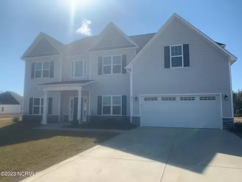 603 Retreat Ct, Jacksonville, NC 28546