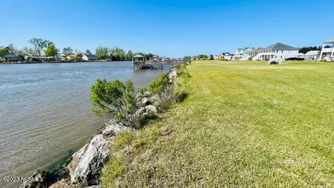 201 Gatsey Ln, Beaufort, NC 28516