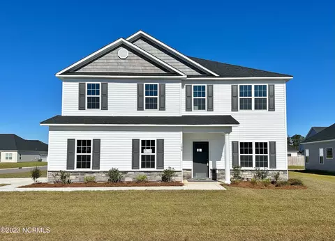 100 Jackson Hts, Jacksonville, NC 28546