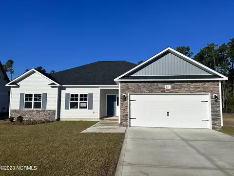 817 Cooke Dr, Hubert, NC 28539