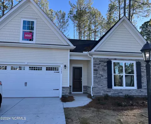 1409 Pennington Dr NW, Calabash, NC 28467