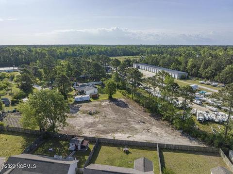 1065 E Ocean Rd, Holly Ridge, NC 28445