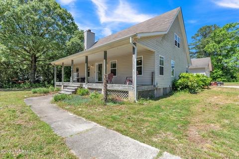 104 Reggie Owens Dr, Harbinger, NC 27941