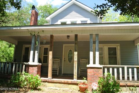 1044 Orange St, Newport, NC 28570