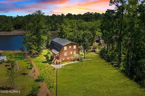 5611 Styron Dr, Oriental, NC 28571