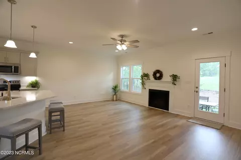 696 Bald Eagle Dr, Vass, NC 28394 photo 9