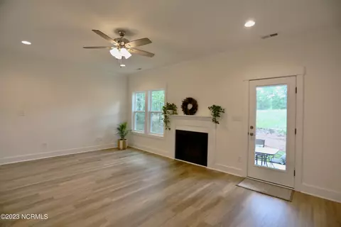 696 Bald Eagle Dr, Vass, NC 28394 photo 10