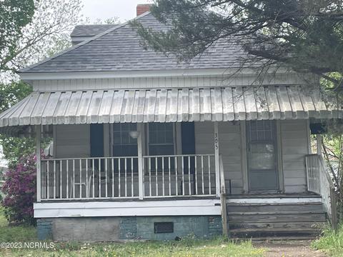 305 Madison St, Roanoke Rapids, NC 27870