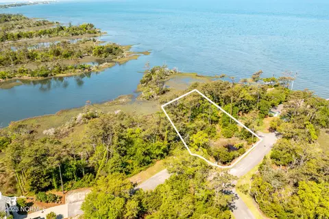 3 West Ct, Pine Knoll Shores, NC 28512