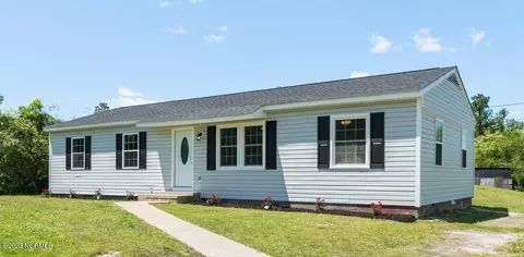 77 Crown Point Rd, Hubert, NC 28539 photo 1