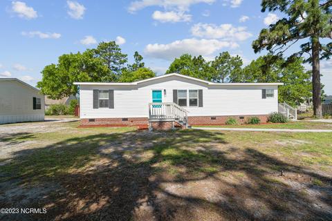 309 N Winchester Ln, Hubert, NC 28539
