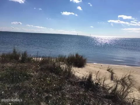 890 Seashore Dr, Atlantic, NC 28511
