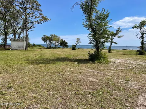 892 Seashore Dr, Atlantic, NC 28511 photo 3