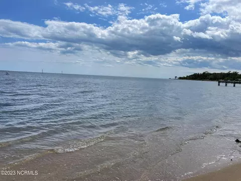 892 Seashore Dr, Atlantic, NC 28511 photo 9