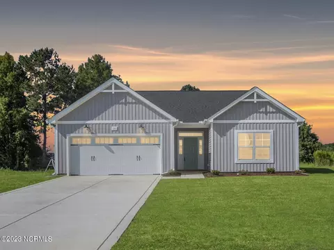 111 Fox Cove Xing, Jacksonville, NC 28546
