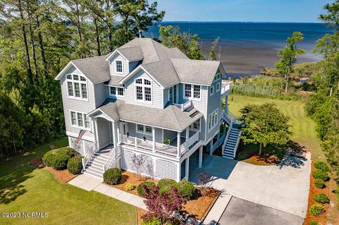 113 Cedarwood Dr, Havelock, NC 28532