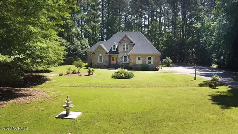 6955 Windchase Dr, Rocky Mount, NC 27803