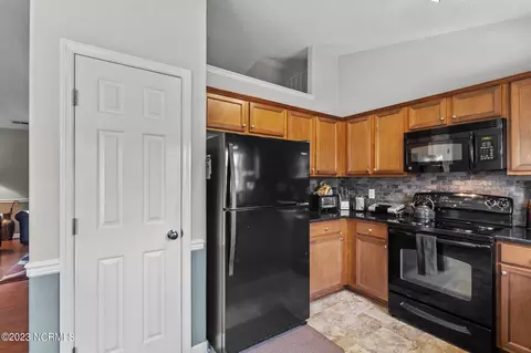 307 Fairmount Way, New Bern, NC 28562 photo 9